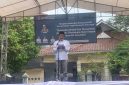 Wakil Wali Kota Depok, Chandra Rahmansyah memberikan sambutan pada Peringatan Maulid Nabi Muhammad SAW dan Hari Santri Tingkat Kecamatan Sukmajaya yang bertempat di Lapangan Merdeka, Jumat (30/10/2026). (Sumber foto: Siaran Depok/AN Rafi)
