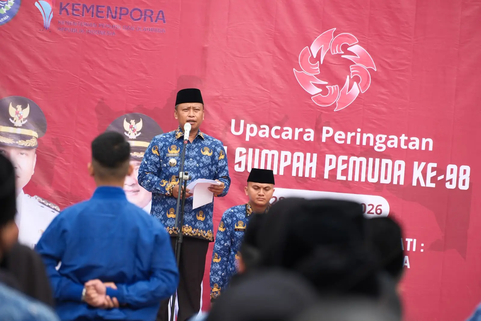 Sambutan pada Hari Sumpah Pemuda 2026 disampaikan oleh Wali Kota Depok, Supian Suri yang bertempat di Lapangan Balai Kota Depok pada Rabu (28/10/2026). (Sumber foto: Diskominfo Depok)