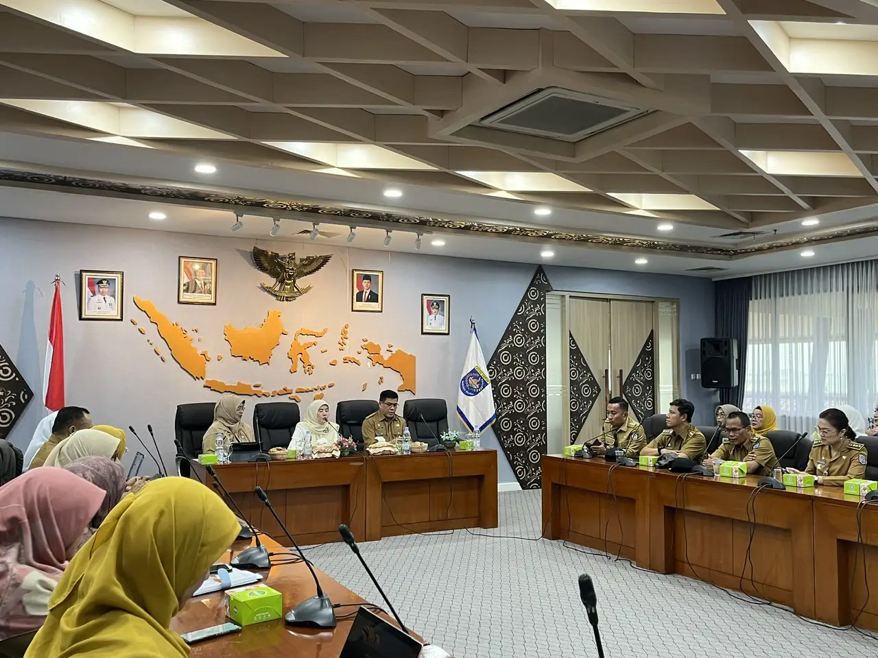 Rapat Koordinasi Kota Sehat digelar di Ruang Edelweis Lantai 5 Balai Kota Depok, Senin (12/10/26). (Sumber foto: Diskominfo Depok)