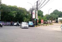 Kawasan Pertigaan Parung Bingung yang akan segera dilebarkan pada pertengahan bulan Oktober. (Sumber foto: Jurnal Depok)