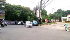 Kawasan Pertigaan Parung Bingung yang akan segera dilebarkan pada pertengahan bulan Oktober. (Sumber foto: Jurnal Depok)